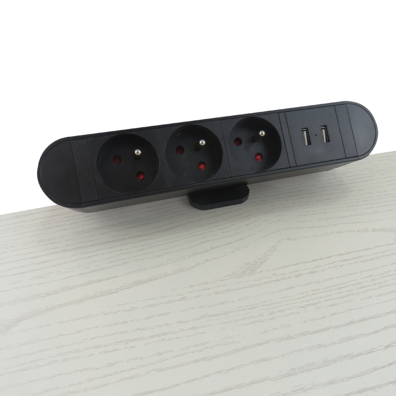 方圆款桌夹3位法标+双USB电源接口