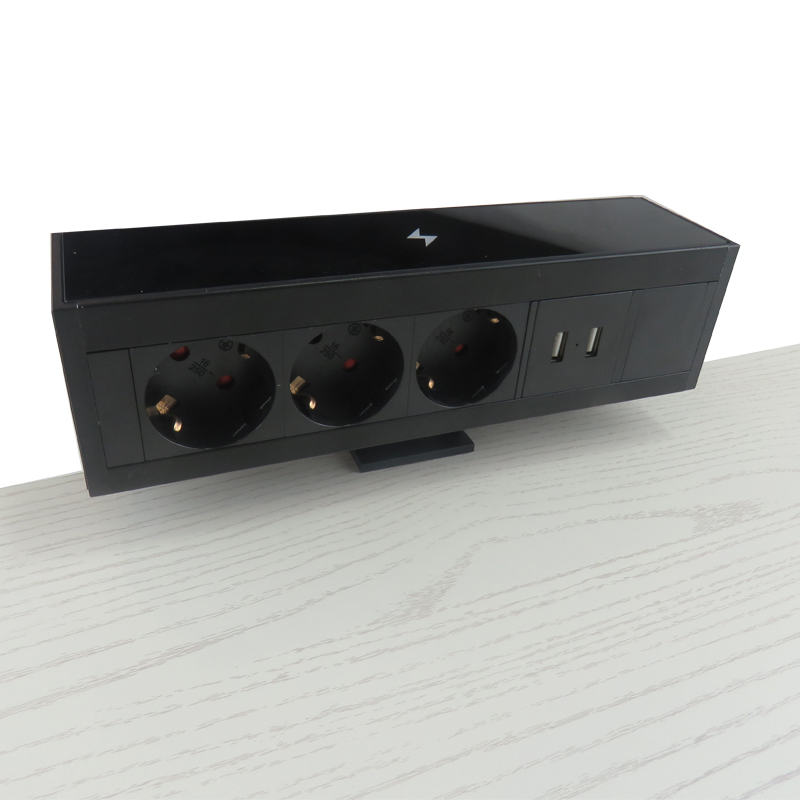 带无线冲桌夹三位欧标+双USB电源接口